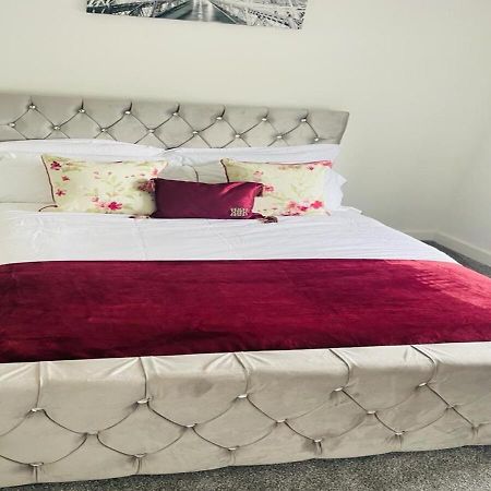 Luxury New Home Swanscombe エクステリア 写真